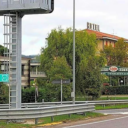 Il Focolare ホテル